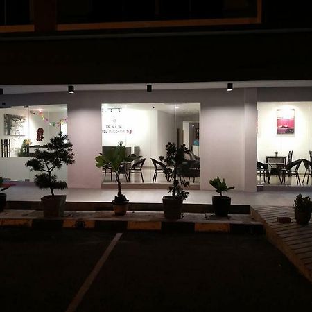Hotel Pangkor Sj Pekan Pangkor Exteriör bild